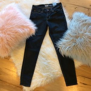 Levi Signature Modern Skinny womens 4 stretchy